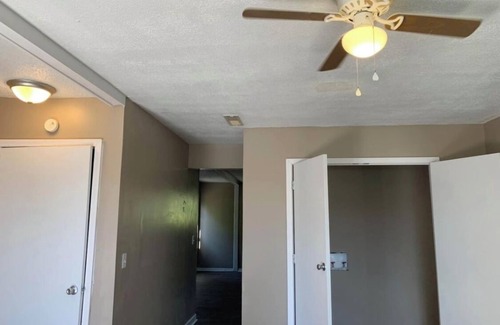 Bowling Green Apartment | Charming 2-bedroom apartment in lovely Bowling Green, with AC & WiFi
