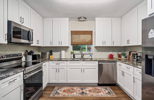 Crystal River House | Charming 2-bedroom house with AC, WiFi in beautiful Crystal River