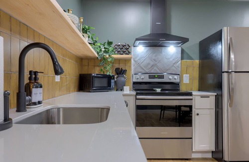 Elizabethtown Apartment | Charming 2-Bedroom Retreat Near Hershey