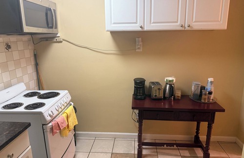 Aspen Hill House | Charming 2-bedroom house with WiFi, AC in peaceful Silver Spring