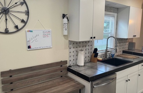 St. Petersburg - Clearwater House | Charming 2-bedroom Bungalow close to downtown St. Petersburg