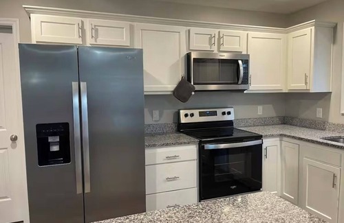Richmond House | Charming 2-bedroom 2 bathroom house in Lexington, KY