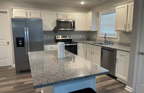 Richmond House | Charming 2-bedroom 2 bathroom house in Lexington, KY