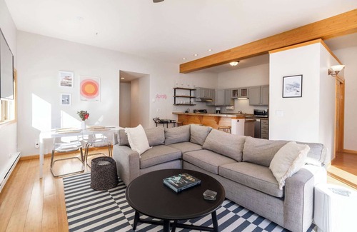 Eagle-Vail Condo | Charming 2 bedroom, 2 bath, On-Mountain in 10 Min!