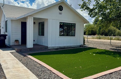 Pima Cottage | Charming 2-bedroom, 2-bathroom cottage with WiFi, AC in peaceful Pima