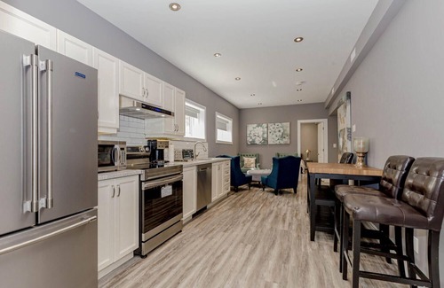 Pickering Apartment | Charming 2-bedroom apartment in serene Pickering with WiFi, AC