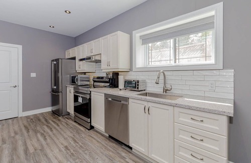Pickering Apartment | Charming 2-bedroom apartment in serene Pickering with WiFi, AC