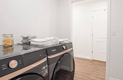 Evansville Apartment | Charming 2-bedroom apartment # 20 in cool Evansville Downtown