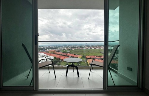 Rincon de Sabanilla Apartment | Charming 2-bedroom apartment in marvelous San Pablo with WiFi, gym and pool