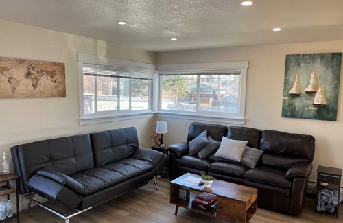 Spenard Apartment | Charming 2 bedroom apartment near airport in Spenard