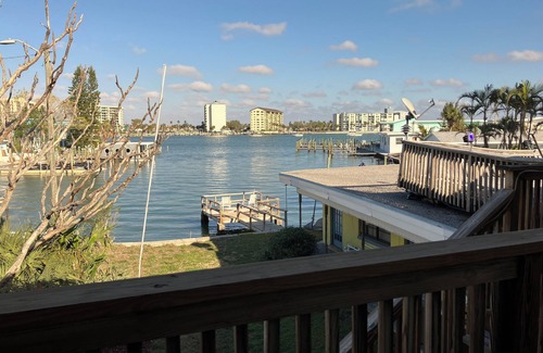 Clearwater Beach Apartment | Charming 2-bedroom apartment with a great view!