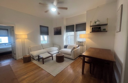 North Side Apartment | Charming 2-bedroom apartment in peaceful Mt Vernon with AC, WiFi