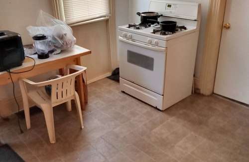 Downtown Rochester Apartment | Charming 2-bedroom apartment in delightful Rochester with WiFi, AC