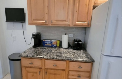 South Austin Apartment | Charming 2-bedroom apartment with AC, WiFi in delightful Oak Park