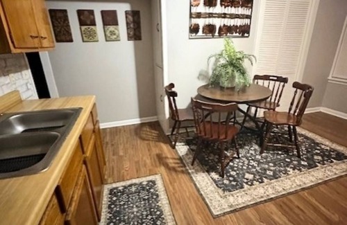 Sandusky Apartment | Charming 2-bedroom apartment with WiFi, AC in Sandusky
