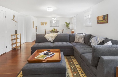 Bozeman Apartment | Charming 2 Bedroom Apartment Downtown In Vibrant Bozeman