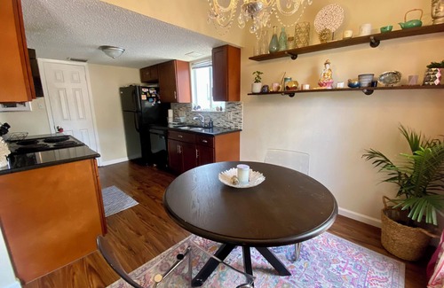 St. Edwards Apartment | Charming 2-bedroom apartment with WiFi, AC near downtown Austin