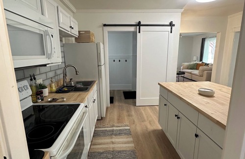 Galien Apartment | Charming 2-bedroom apartment in historical Galien with AC, WiFi fully rehabbed