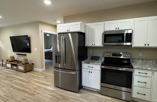 Holden Apartment | Charming 2-bedroom apartment with WiFi, AC in lovely Holden
