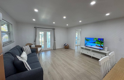 Long Key Apartment | Charming 2-bedroom apartment, one story, with WiFi, AC in lovely Layton, Florida