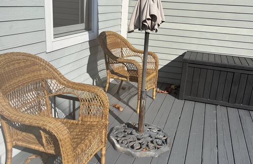 Wilton Apartment | Charming 2-bedroom apartment in Wilton with Wi-Fi,central air, private road