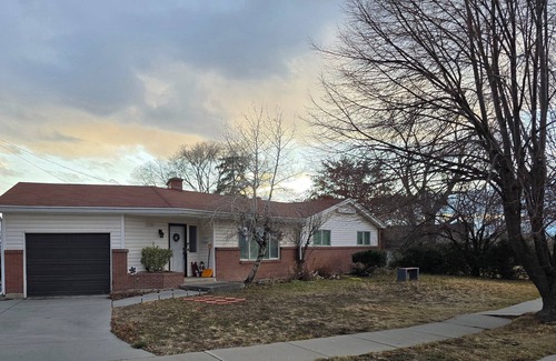 Millcreek Apartment | Charming 2-bedroom basement apartment with fireplace, AC, WiFi in Millcreek