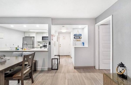 Windsor Park Condo | Charming 2-bedroom Beach Access Condo in marvelous Freeport, Lucaya