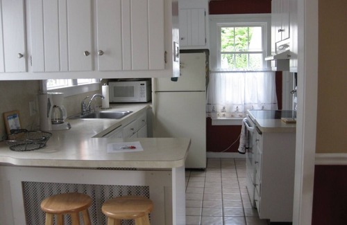 Madison House | Charming 2 bedroom Beach House w/a ten minute walk to private beach
