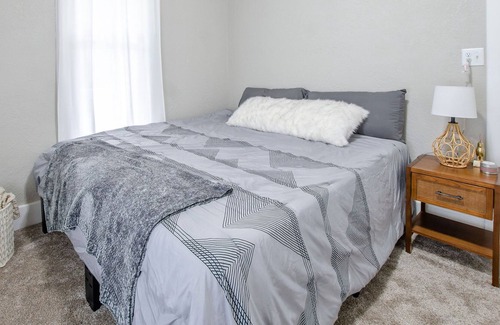Kokomo House | Charming 2 bedroom bungalow close to downtown.