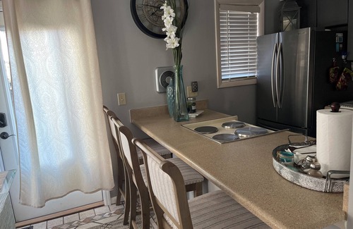 East Walnut HIlls Condo | Charming 2-bedroom condo with WiFi, AC, <10 min from downtown Cincinnati