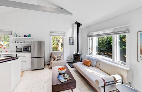 Noyack Cottage | Charming 2-bedroom cottage in Sag Harbor with AC, WiFi