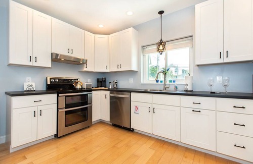 Admiral Estates Condo | Charming 2-bedroom Cape Roc Condo with pool and only half block to the beach.