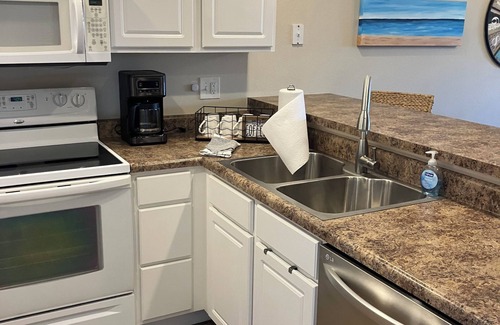 Camdenton Condo | Charming 2-bedroom condo with WiFi, AC, 2 pools, stunning lake views!