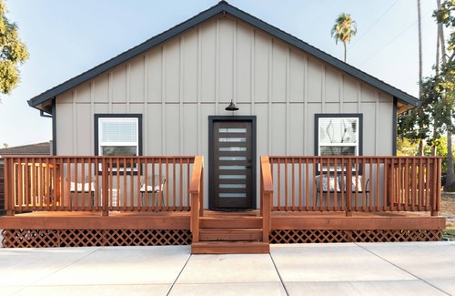 Carmichael Cottage | Charming 2-bedroom cottage with AC and WiFi in welcoming Fair Oaks