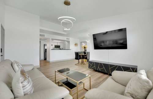 Spring Valley Condo | Charming 2-bedroom condo near to Strip