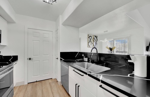 Spring Valley Condo | Charming 2-bedroom condo near to Strip
