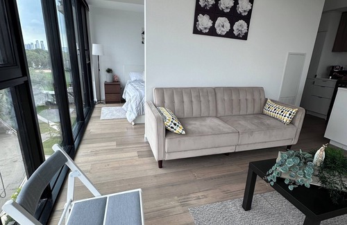 The Queensway Condo | Charming 2-bedroom condo in beautiful Toronto with AC, WiFi