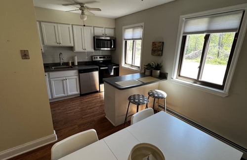 Broomall Condo | Charming 2 Bedroom Condo Convenient to 476 with Free Parking