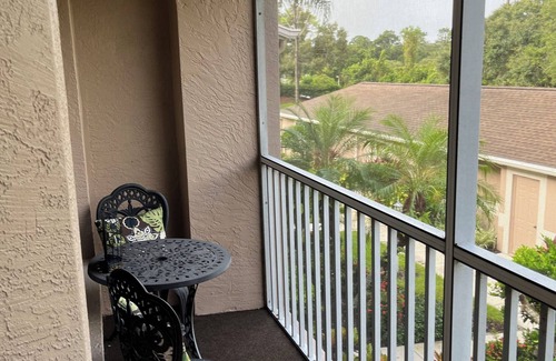 Sarasota Condo | Charming 2-bedroom condo with WiFi on golf course in sunny Sarasota