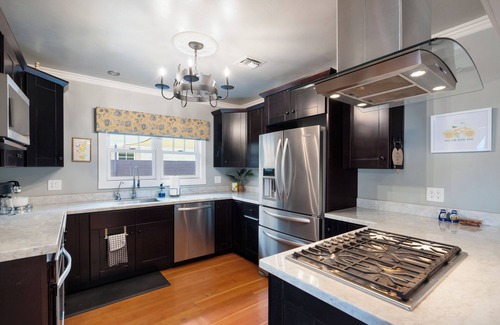 Glendale Cottage | Charming 2-Bedroom Cottage in Glendale with WiFi and AC