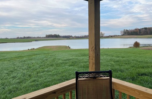 Mount Sherman Cottage | Charming 2-bedroom cottage in peaceful Magnolia with WiFi, 30 acre private lake