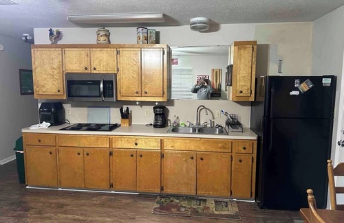 Brookeland Cabin | Charming 2-bedroom fishing cabin located near Lake Sam Rayburn