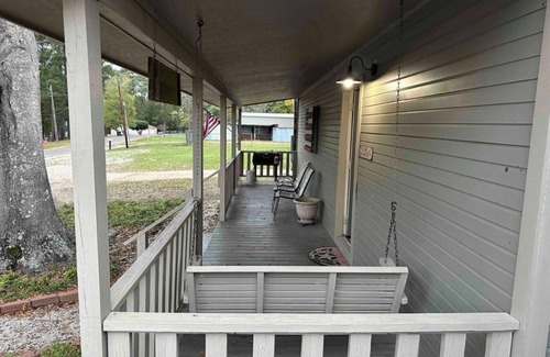 Brookeland Cabin | Charming 2-bedroom fishing cabin located near Lake Sam Rayburn