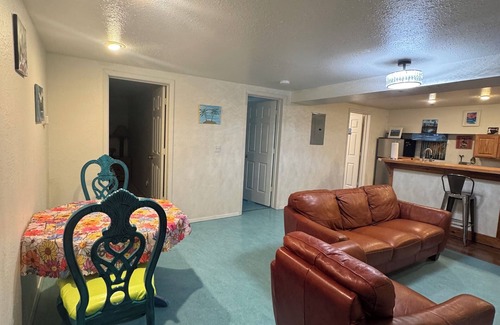 Alyeska Apartment | Charming 2-bedroom Girdwood Alyeska apartment with Hot Tub Walk to Slopes