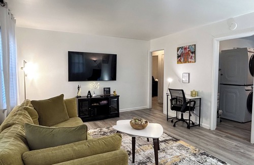 Crestline Heights House | Charming 2-bedroom house where travel, work, and play are only minutes away