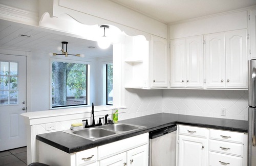 Fort Smith House | Charming 2-bedroom house in Fort Smith with lots of space, parking, and WiFi