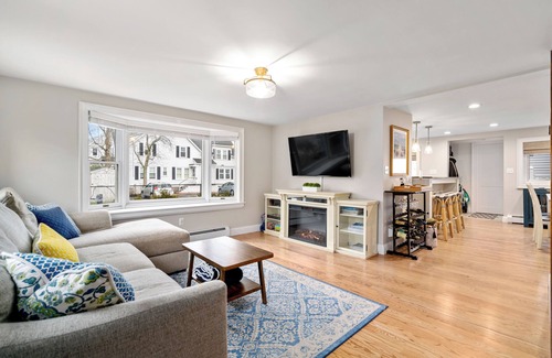 Swampscott House | Charming 2-bedroom house in welcoming Swampscott with private beach