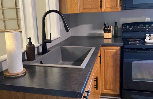 Wilmington House | Charming 2 Bedroom House on Wayne