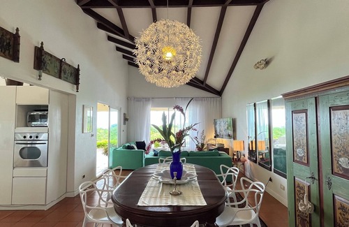 Cedros House | Charming 2-bedroom house in Montezuma with WiFi, AC