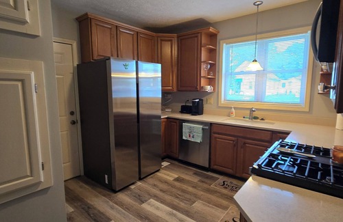 Lafayette House | Charming 2-bedroom house in central Lafayette. 3 minute walk to ColumbianPark
